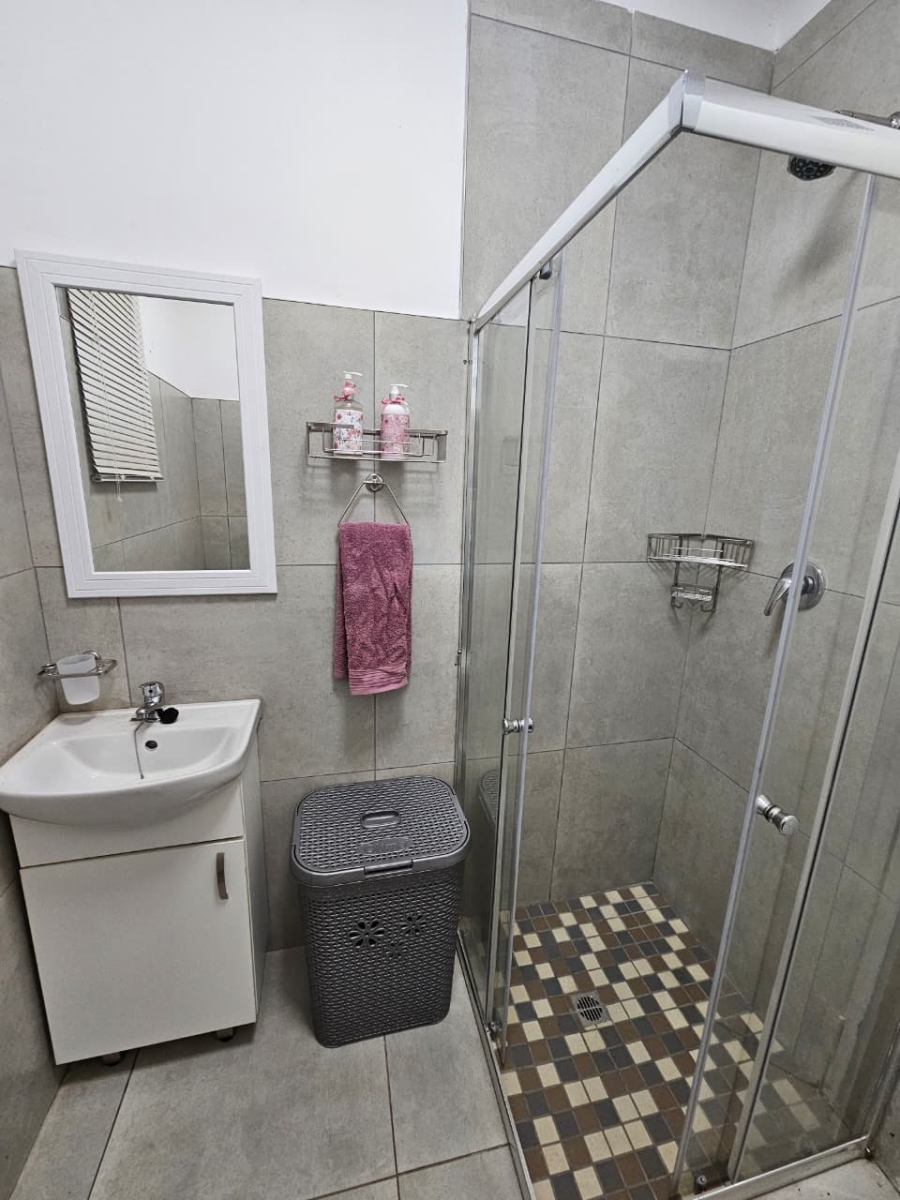 8 Bedroom Property for Sale in Irene Park North West